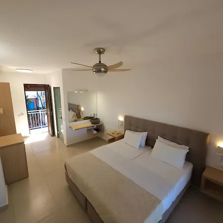 Boomerang Sea View Апартаменты Планос